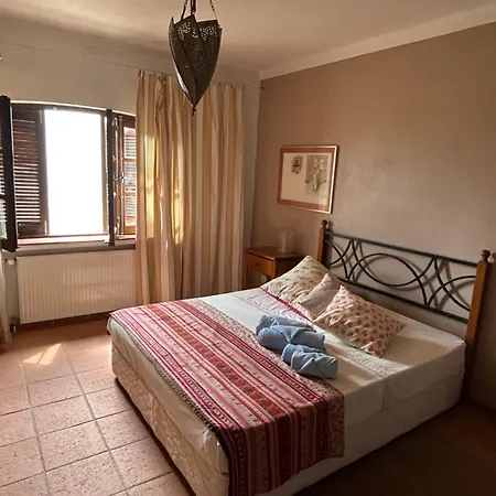 Carolina Villa *
